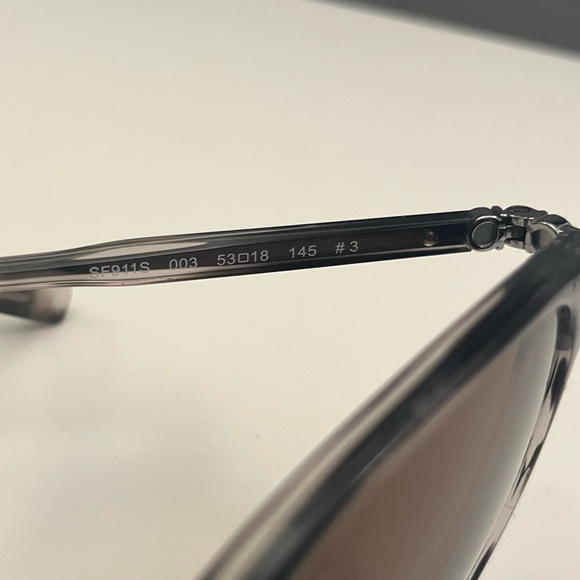 Salvatore Ferragamo SF911S Sunglasses - Picture 8 of 11